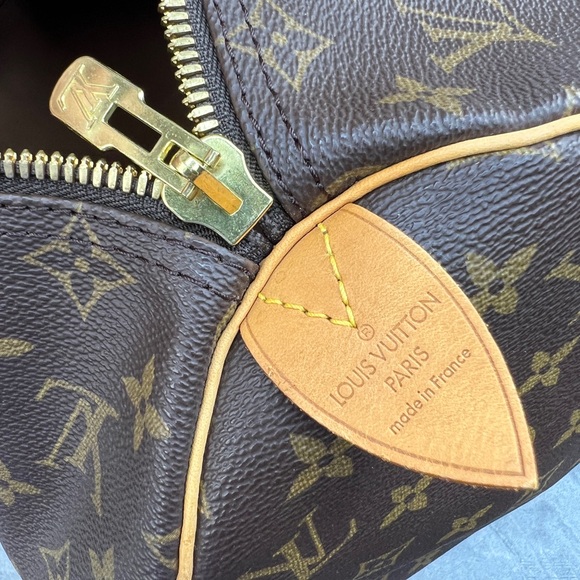 🌵Authentic Louis Vuitton Keepall 45 in Monogram🌵 - Picture 12 of 15